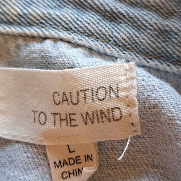 Caution to the Wind Cropped Distressed Frayed Hemline Causal Jacket Size 12 Y2K - Picture 6 of 12